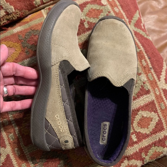 CROCS Shoes - Sz 7 Crocs Women's comfort  slip on AnyWeather Suede Loafer.